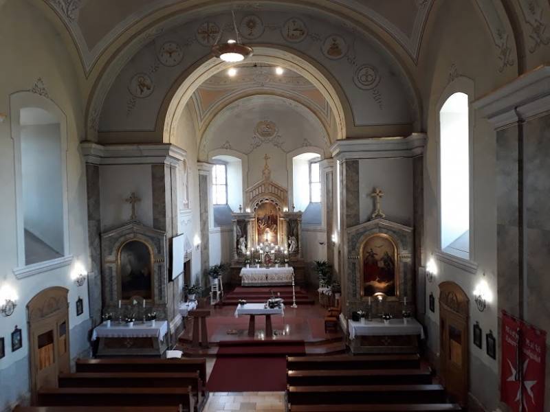 Szent Ilona templom_belső_DFP.jpg